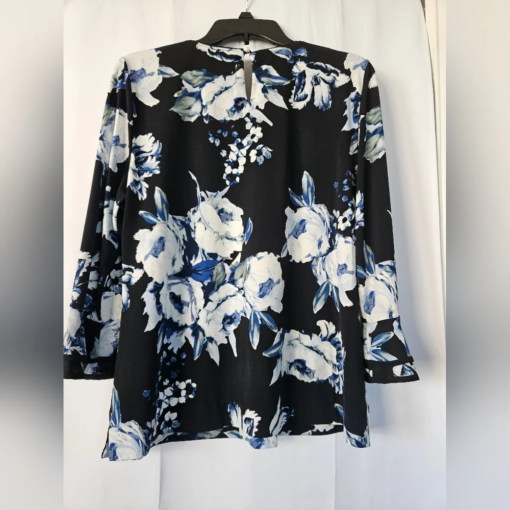 Karl Lagerfeld‎ Paris floral ruffle sleeve blouse size medium - Picture 2 of 4